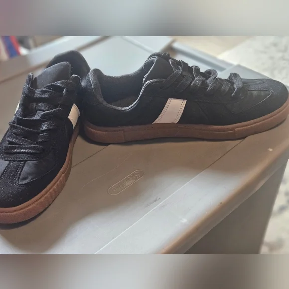 Black Cushionare Shoes - Picture 7 of 8